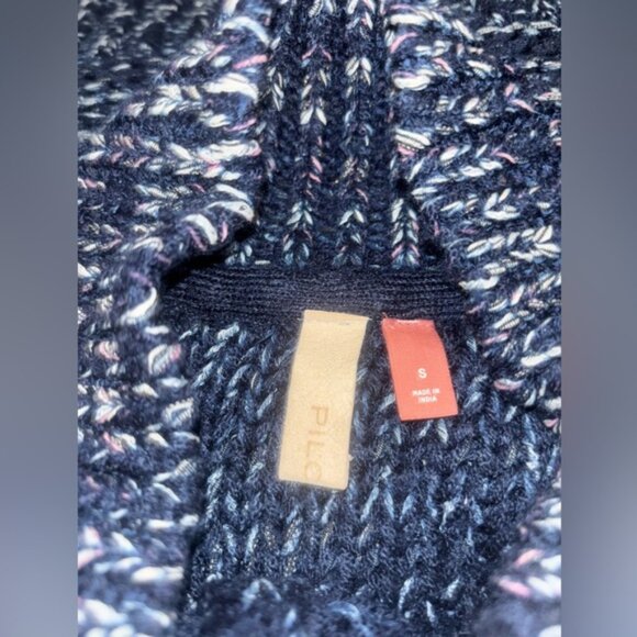 Pilcro navy/white oversize cropped chunky sweater size S - Picture 2 of 3